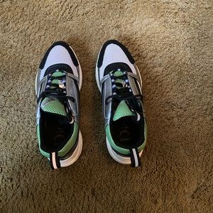 Christian Dior sneaker color multi colors reflection nice shoe.